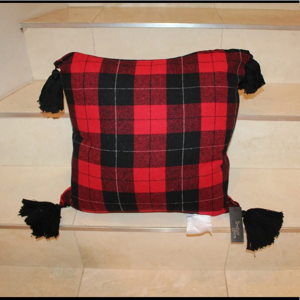 Buffalo Plaid Pillow (NWT)